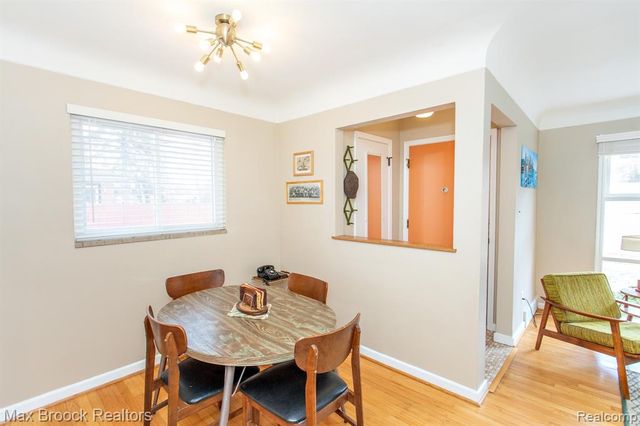 24460 Rosewood Street, Oak Park, MI 48237