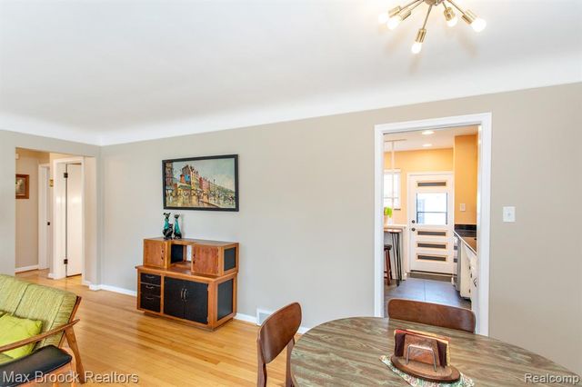 24460 Rosewood Street, Oak Park, MI 48237