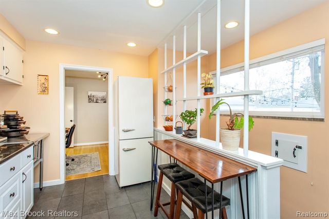 24460 Rosewood Street, Oak Park, MI 48237