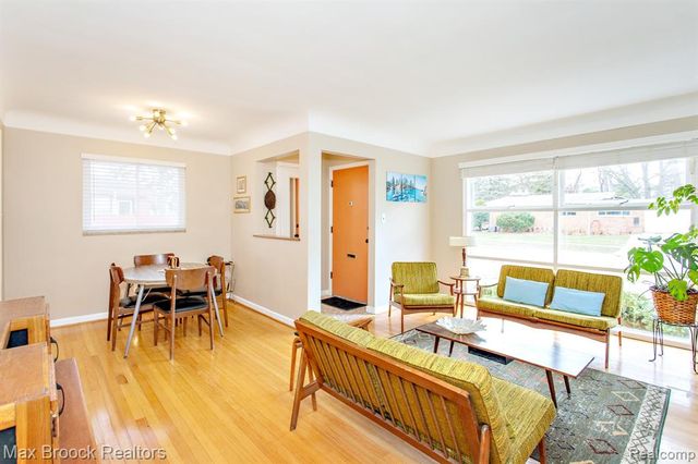 24460 Rosewood Street, Oak Park, MI 48237