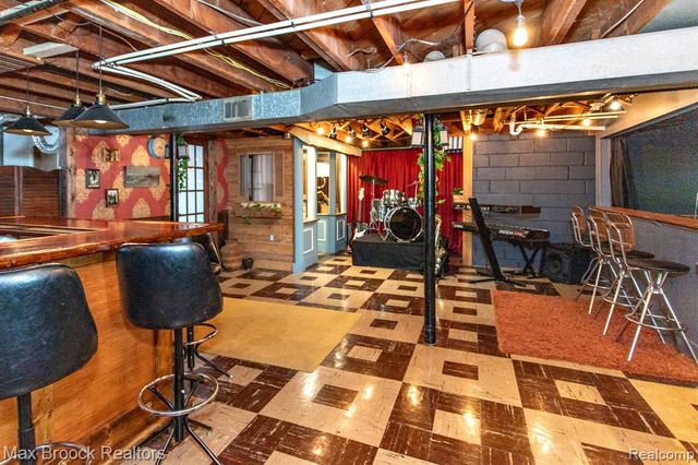 24460 Rosewood Street, Oak Park, MI 48237