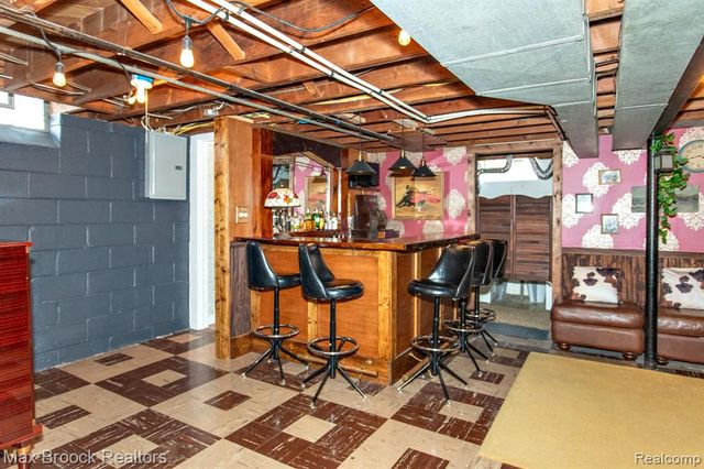 24460 Rosewood Street, Oak Park, MI 48237