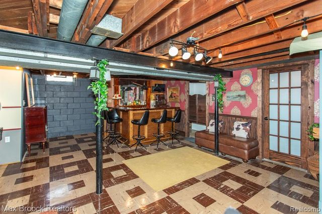 24460 Rosewood Street, Oak Park, MI 48237