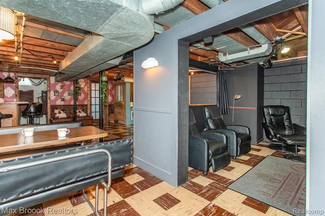 24460 Rosewood Street, Oak Park, MI 48237