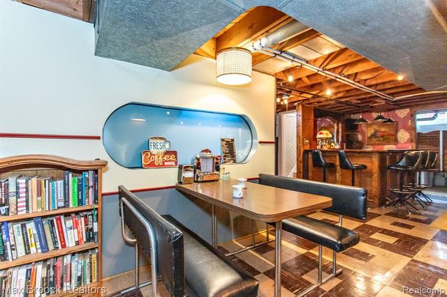 24460 Rosewood Street, Oak Park, MI 48237