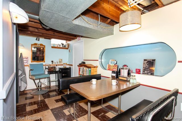 24460 Rosewood Street, Oak Park, MI 48237