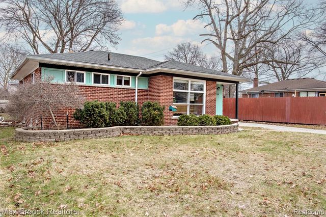 24460 Rosewood Street, Oak Park, MI 48237