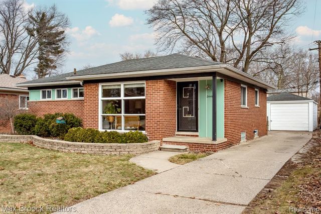 24460 Rosewood Street, Oak Park, MI 48237