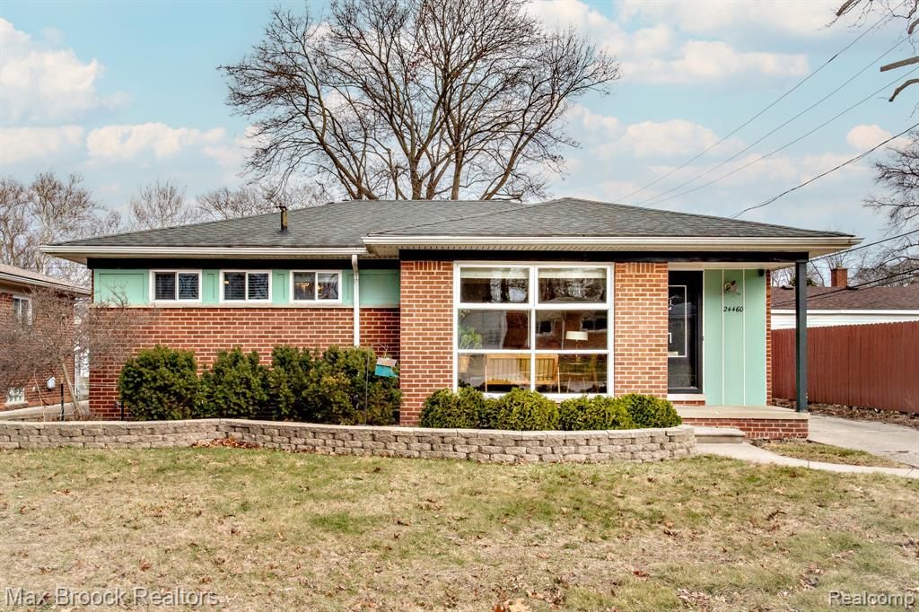 24460 Rosewood Street, Oak Park, MI 48237