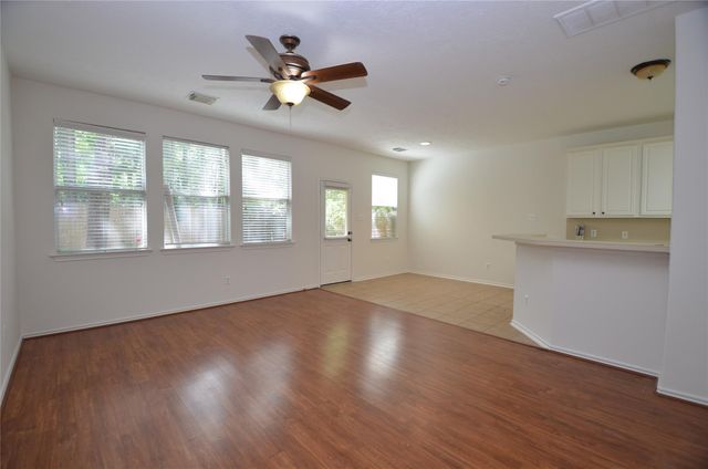 226 W Stedhill Loop, Conroe, TX 77384