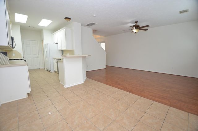 226 W Stedhill Loop, Conroe, TX 77384