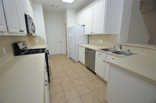 226 W Stedhill Loop, Conroe, TX 77384