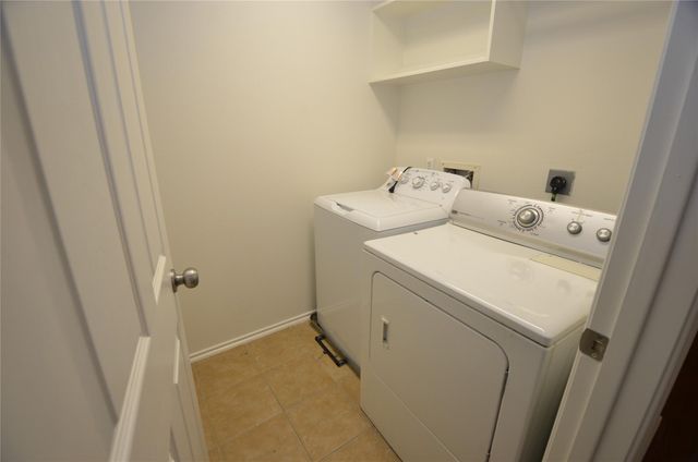 226 W Stedhill Loop, Conroe, TX 77384