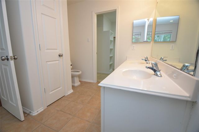 226 W Stedhill Loop, Conroe, TX 77384