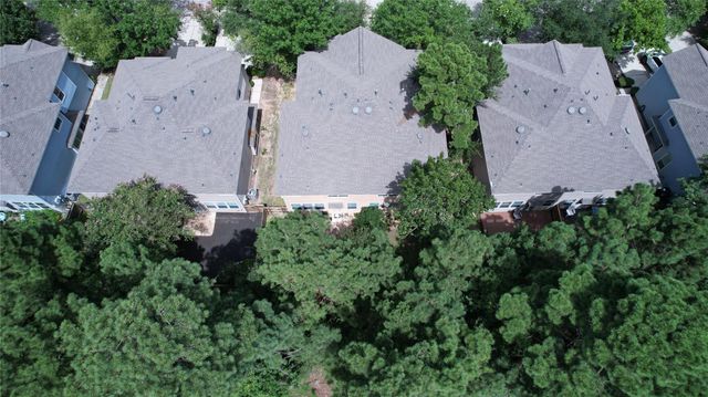 226 W Stedhill Loop, Conroe, TX 77384
