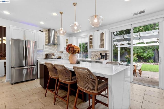 192 Mayhew Way, Walnut Creek, CA 94597