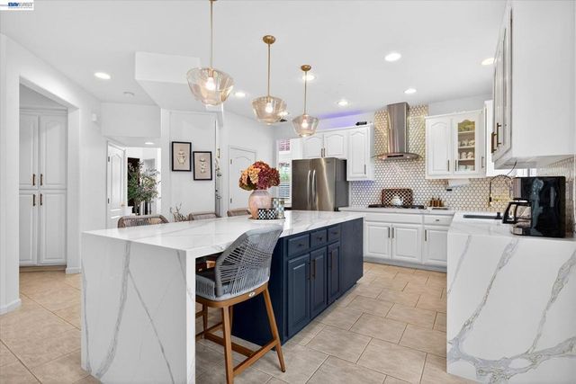 192 Mayhew Way, Walnut Creek, CA 94597