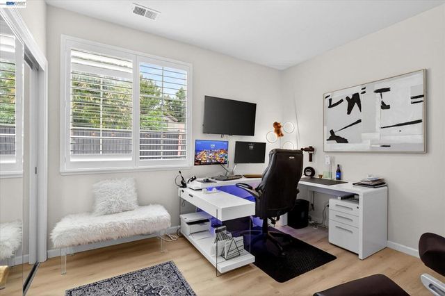 192 Mayhew Way, Walnut Creek, CA 94597