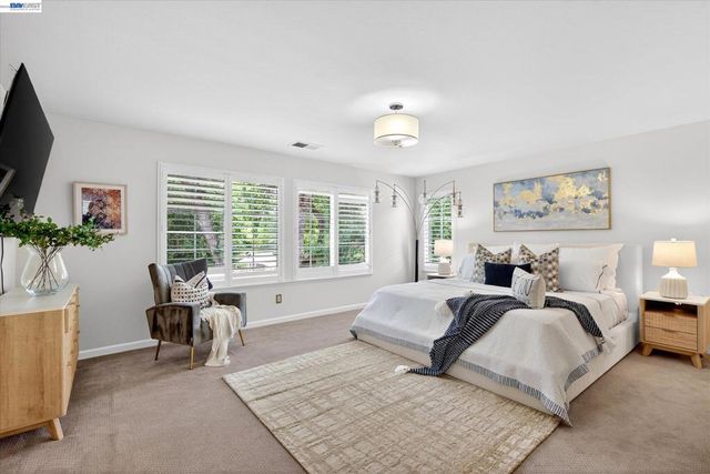192 Mayhew Way, Walnut Creek, CA 94597