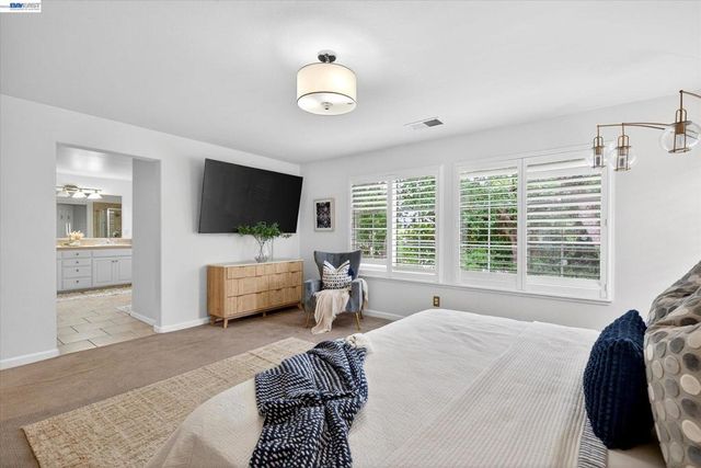 192 Mayhew Way, Walnut Creek, CA 94597
