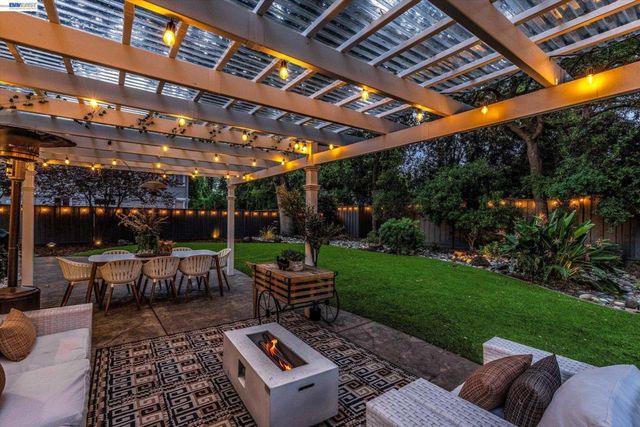 192 Mayhew Way, Walnut Creek, CA 94597