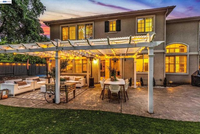 192 Mayhew Way, Walnut Creek, CA 94597