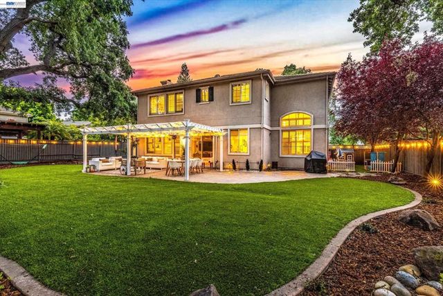 192 Mayhew Way, Walnut Creek, CA 94597