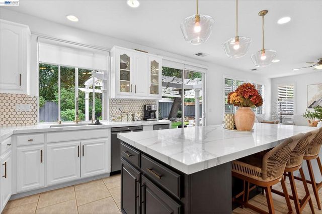 192 Mayhew Way, Walnut Creek, CA 94597