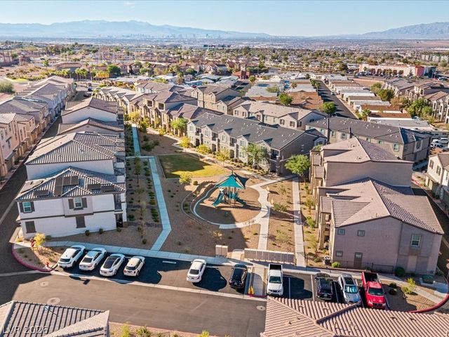 671 Foam Flower Lane, Henderson, NV 89015