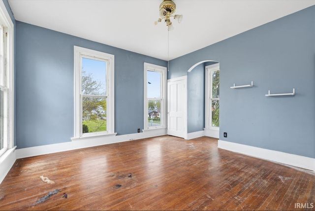 403 W North Street, Greenfield, IN 46140