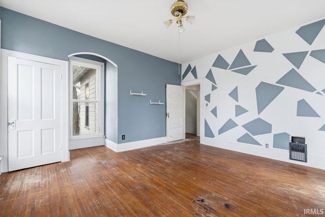 403 W North Street, Greenfield, IN 46140