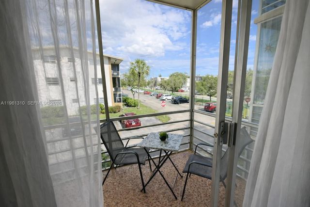 16750 NE 14th Ave 202, Miami, FL 33162