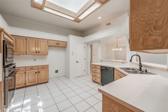 702 Jonathan Drive, Euless, TX 76040