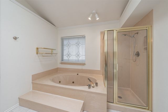 702 Jonathan Drive, Euless, TX 76040