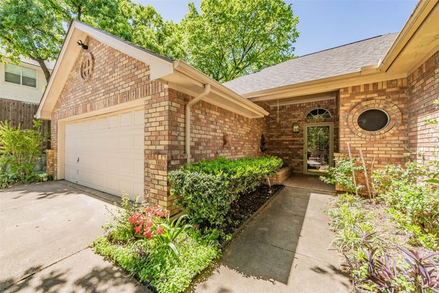702 Jonathan Drive, Euless, TX 76040