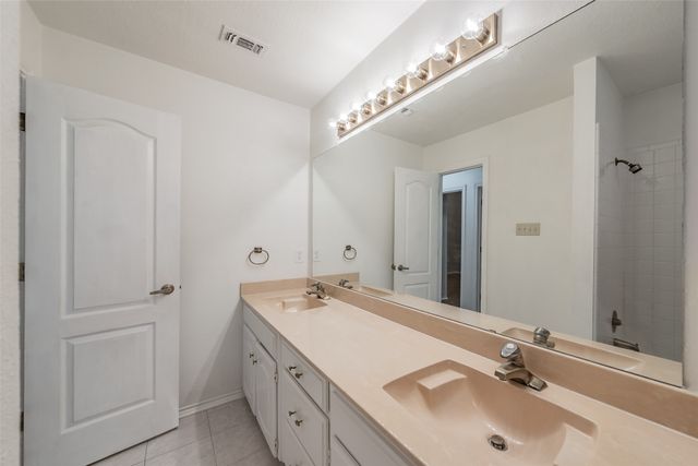 702 Jonathan Drive, Euless, TX 76040