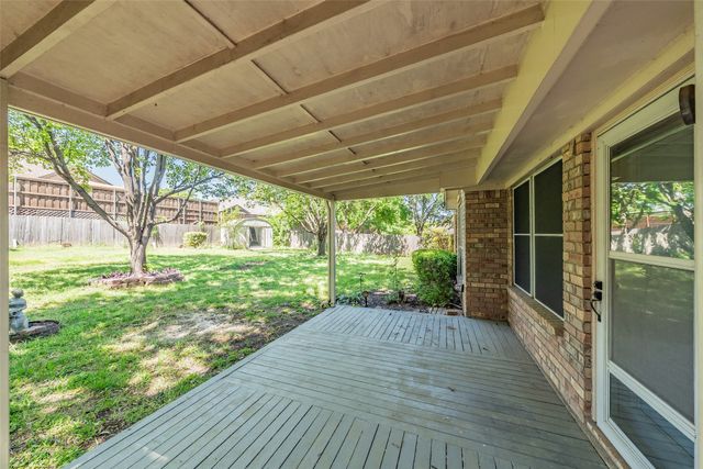 702 Jonathan Drive, Euless, TX 76040