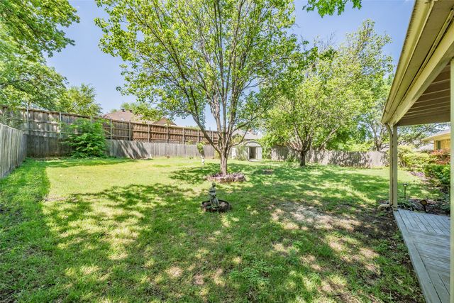 702 Jonathan Drive, Euless, TX 76040