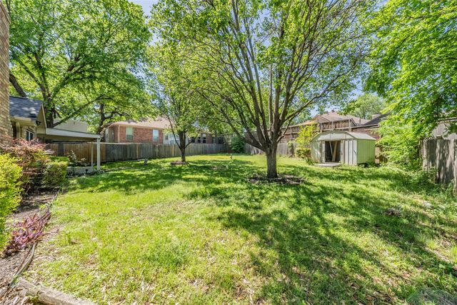 702 Jonathan Drive, Euless, TX 76040