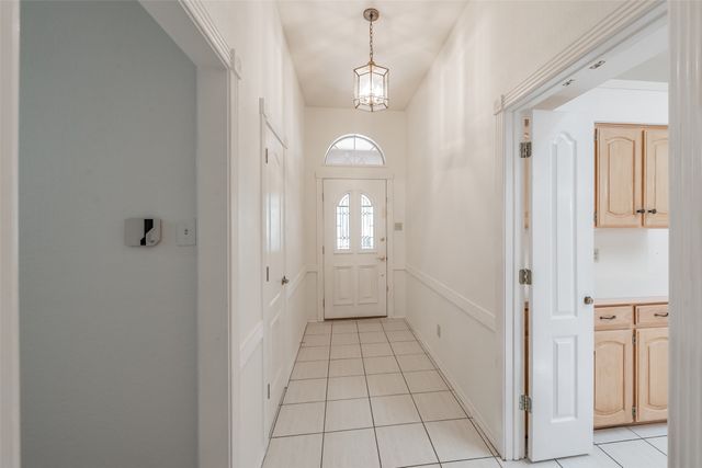 702 Jonathan Drive, Euless, TX 76040