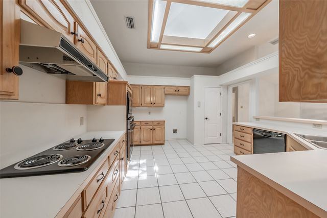 702 Jonathan Drive, Euless, TX 76040