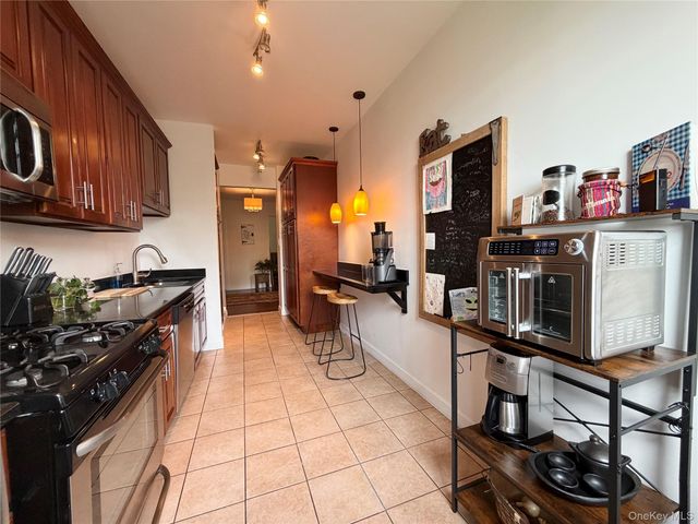 531 Lincoln Avenue E 5L, Mount Vernon, NY 10552