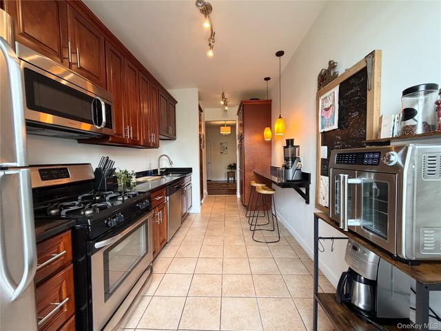531 Lincoln Avenue E 5L, Mount Vernon, NY 10552