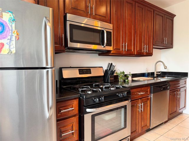 531 Lincoln Avenue E 5L, Mount Vernon, NY 10552