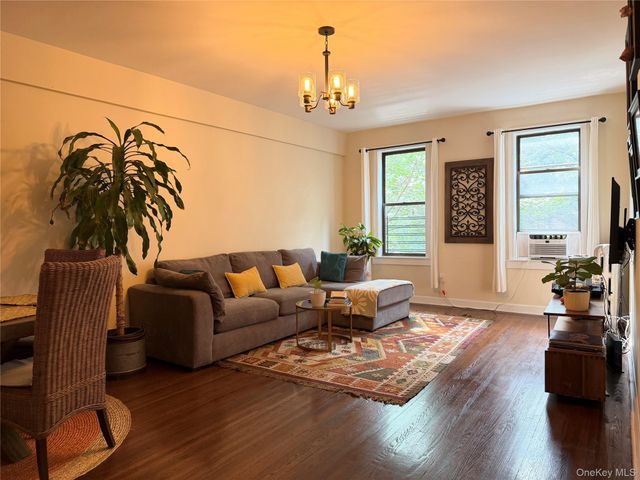 531 Lincoln Avenue E 5L, Mount Vernon, NY 10552