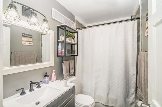 209 Arcadia Drive, Middletown, OH 45042