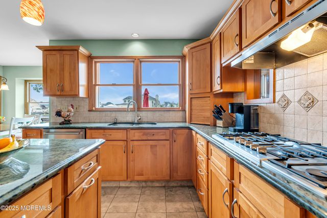 560 Midwood Drive, Brick, NJ 08724