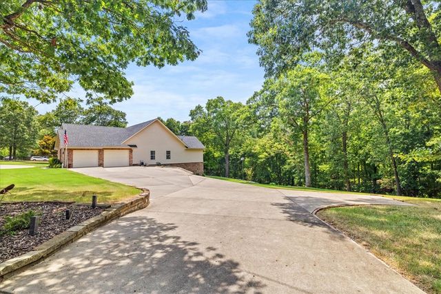 1520 N Woodland Drive, Rogers, AR 72756