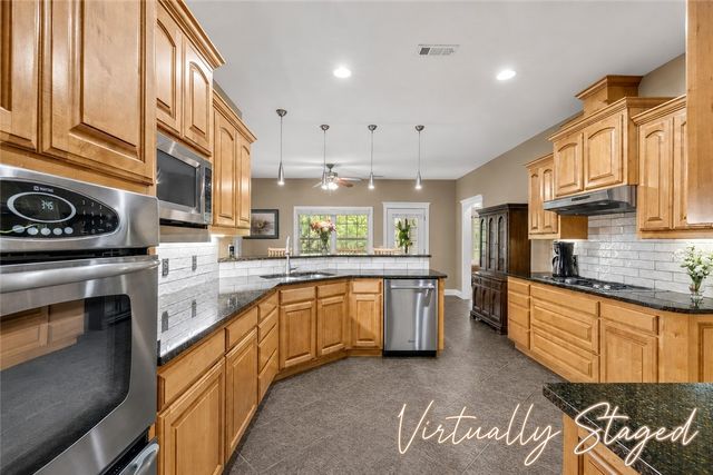 1520 N Woodland Drive, Rogers, AR 72756