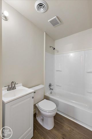 13824 Hobart Avenue, Warren, MI 48089